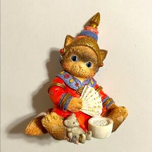 Enesco. Vintage Adorable Brown and Pink Cat Figurine with Fan. NWOT